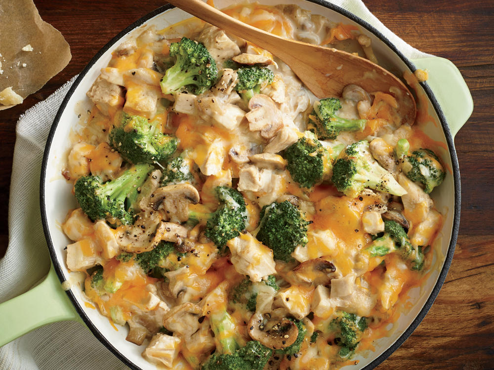 chicken and broccoli, delicious creamy and spicy chicken and broccoli