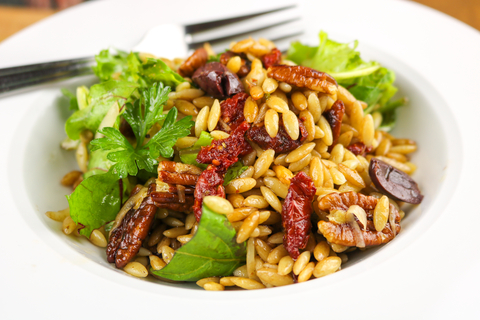 Orzo-salad-with-sundried-tomatoes.jpg